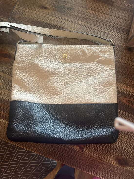 Kate Spade ♠️ Crossbody Black and Ivory Pebbled Leather adjustable strap - Picture 2 of 6